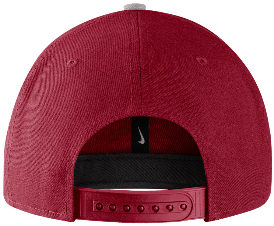 NIKE TRUE Sport Specialties SnapBack Cap